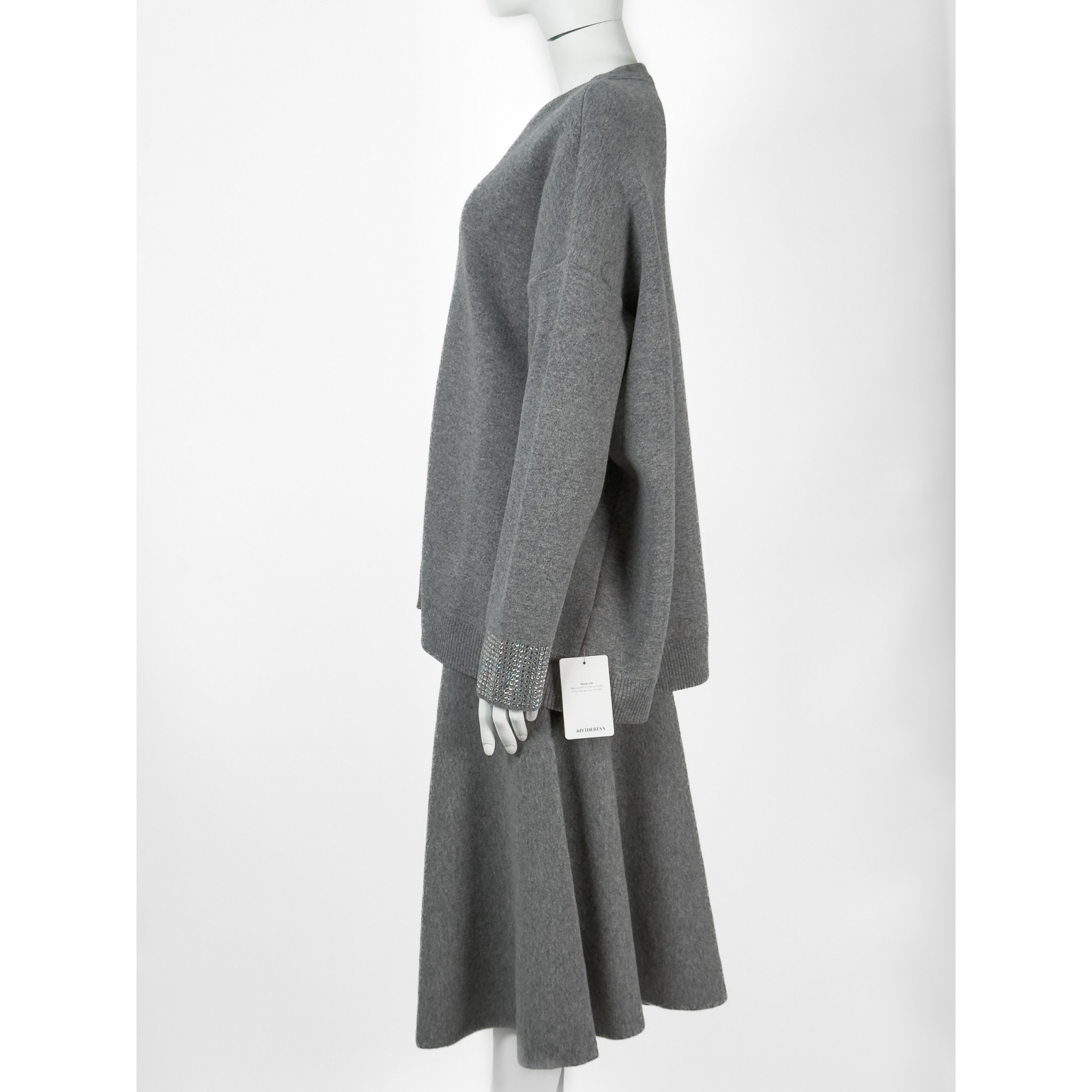 Wełniany komplet: bluza + spódnica