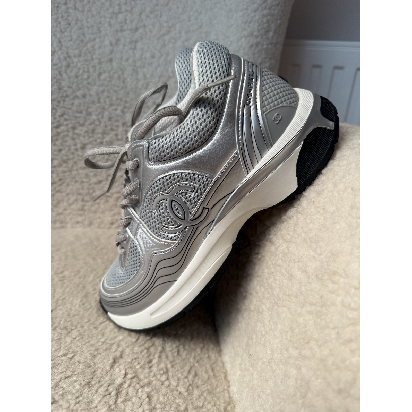 Sneakersy buty sportowe Chanel silver