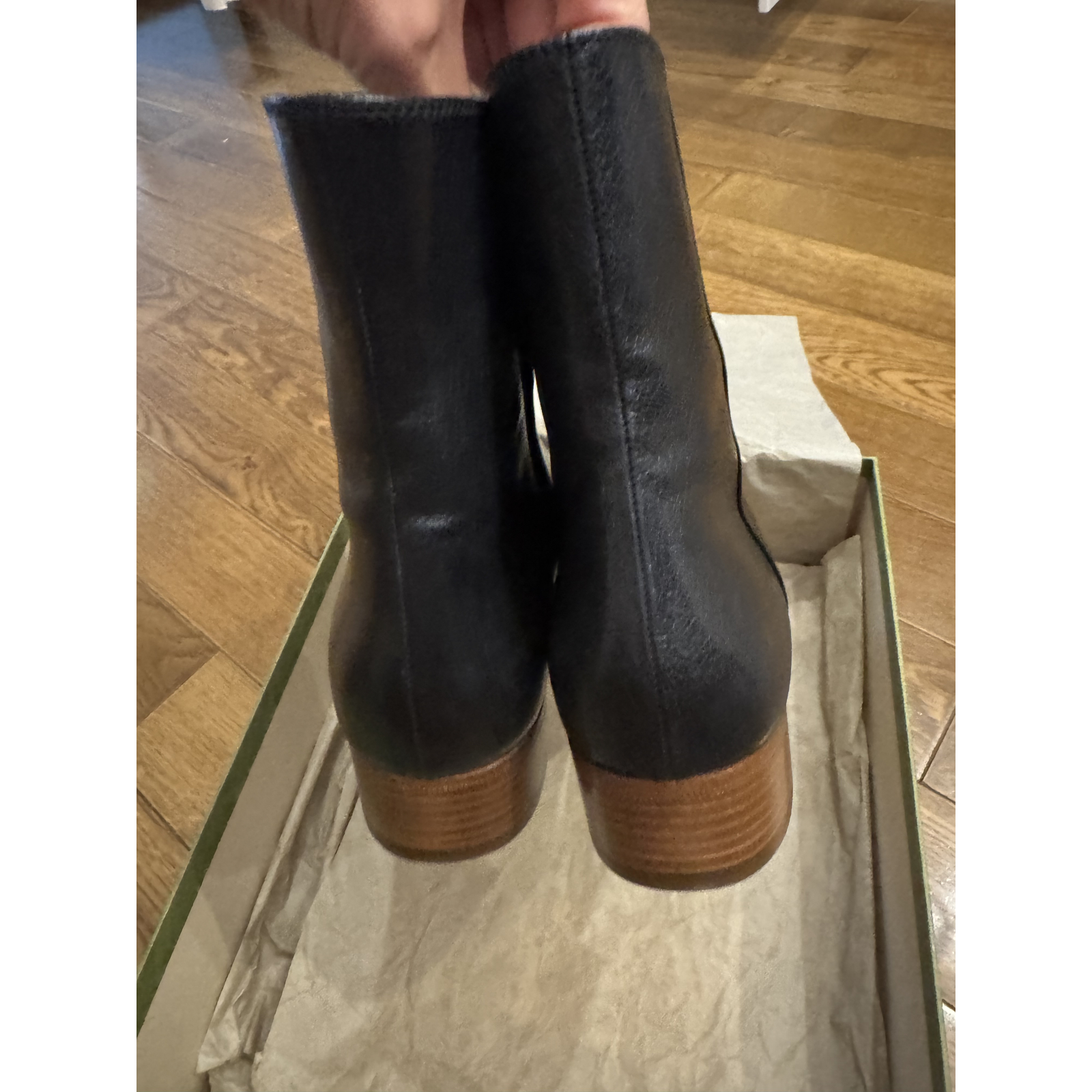Gucci - czarne skórzane buty