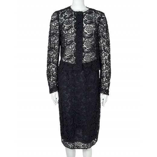 Koronkowy komplet: spódnica i bolerko