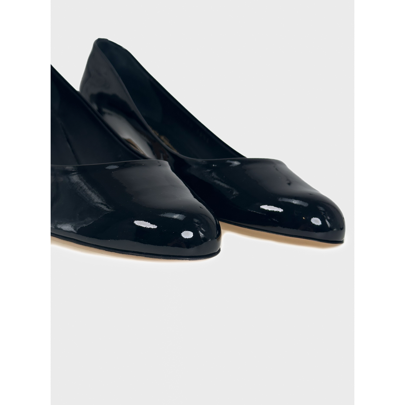 Lakierowane czółenka