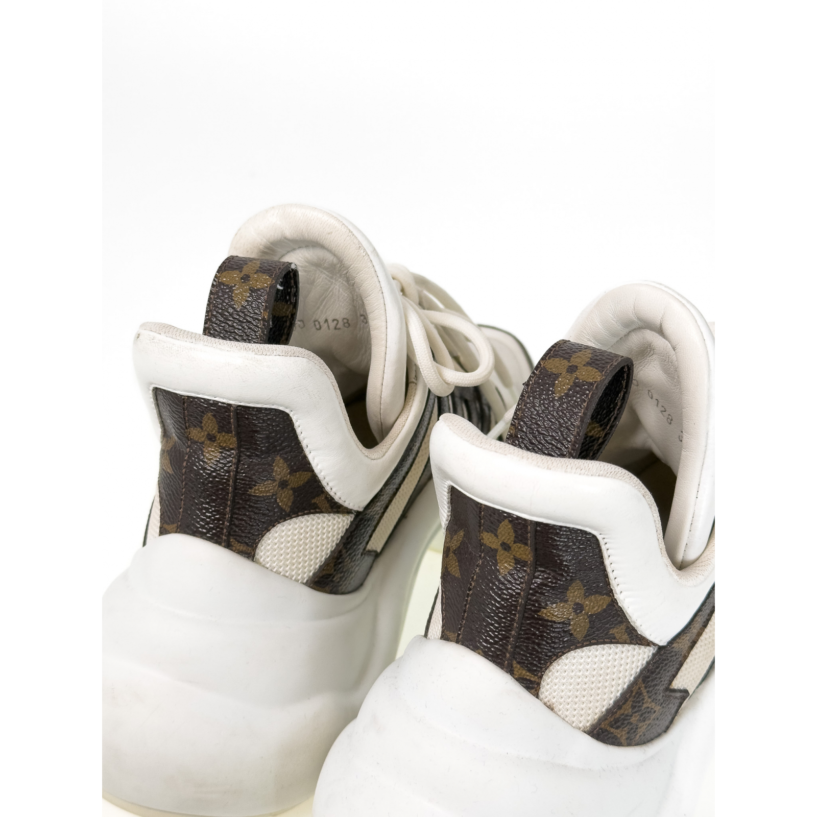 Sneakersy