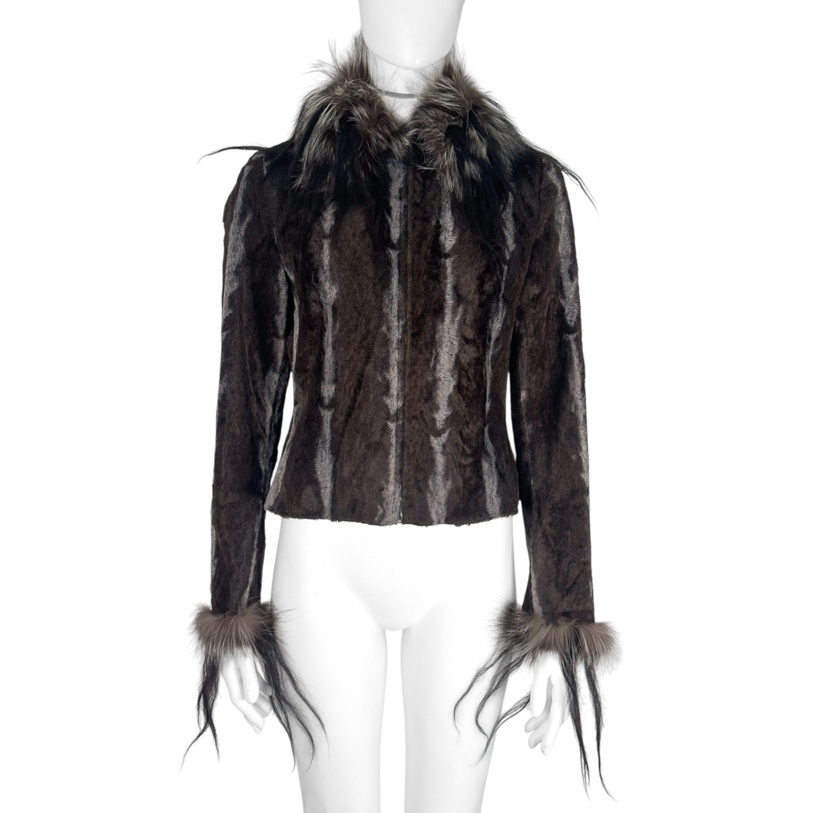 Kurtka wykonana z futra królika