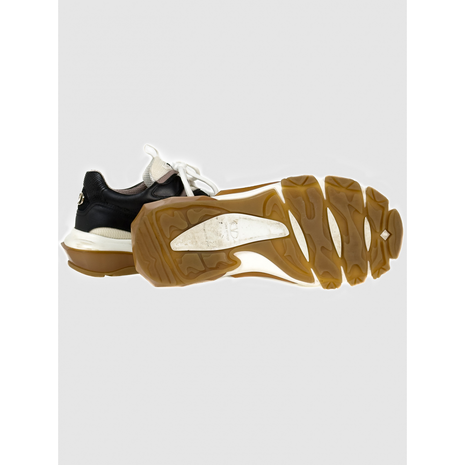 Sneakersy