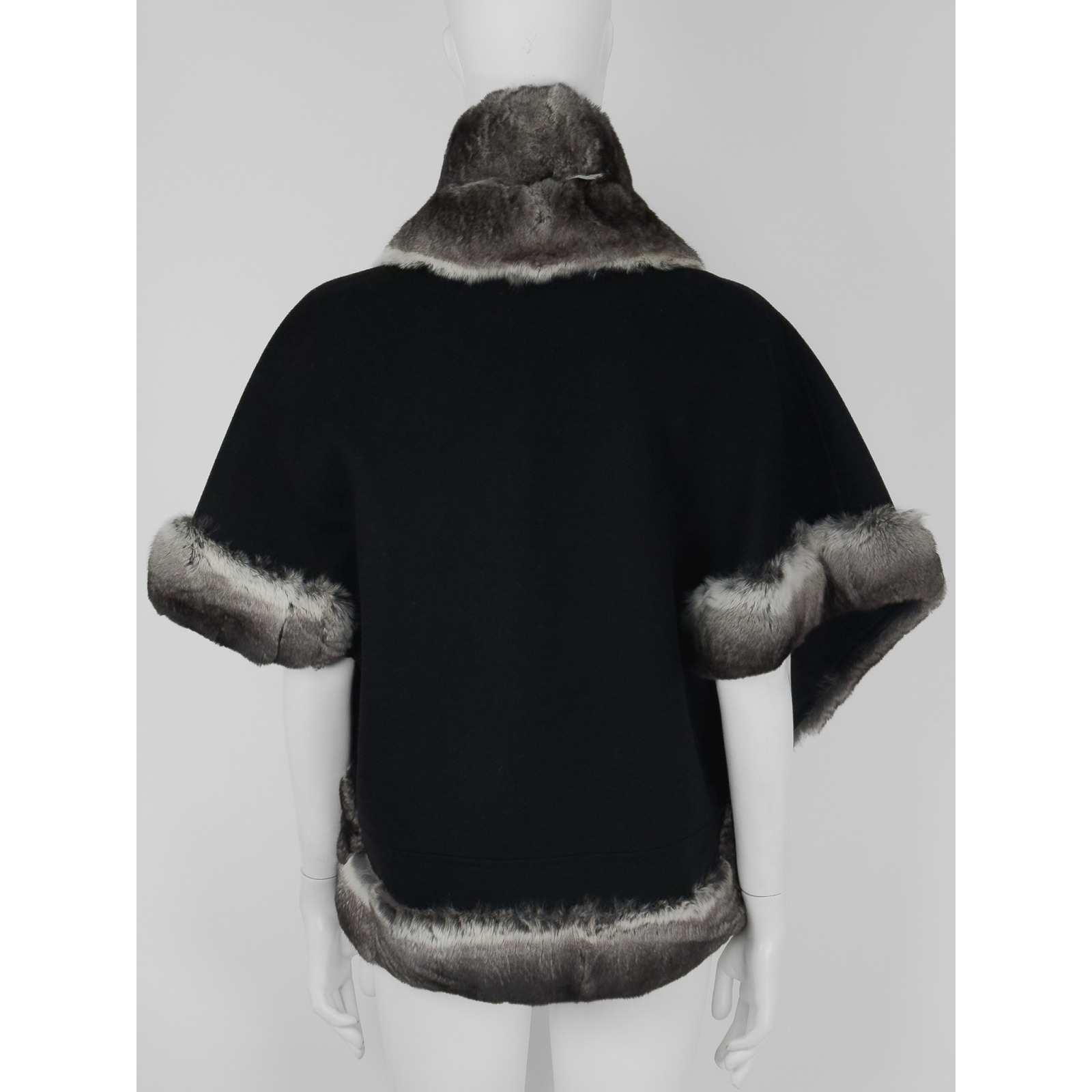 Kaszmirowa narzutka obszyta futrem z szynszyla Giuliana Teso