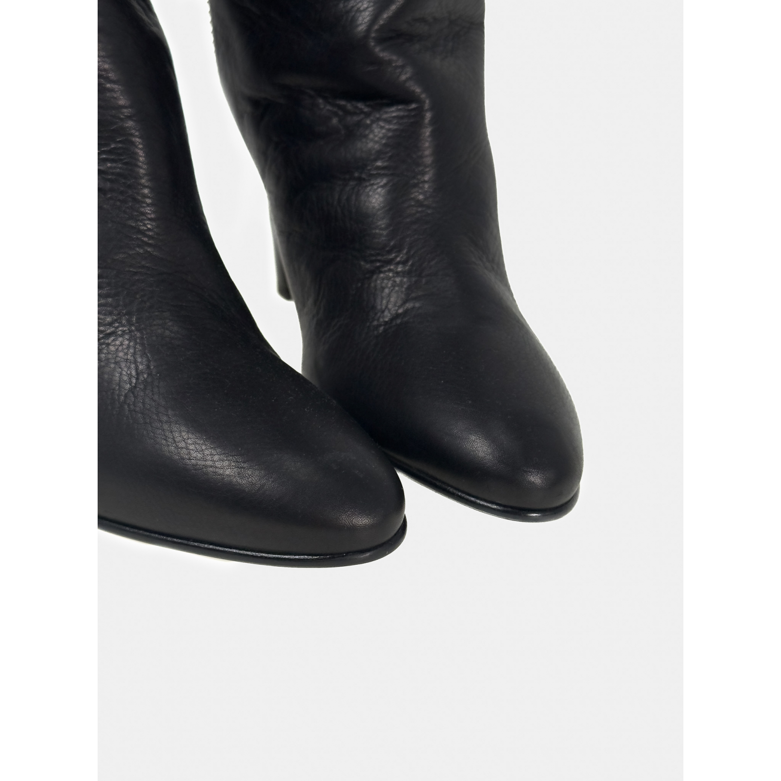 Skórzane kozaki na obcasie