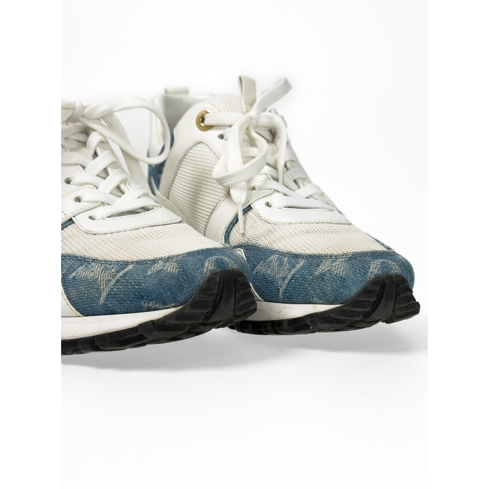 Sneakersy