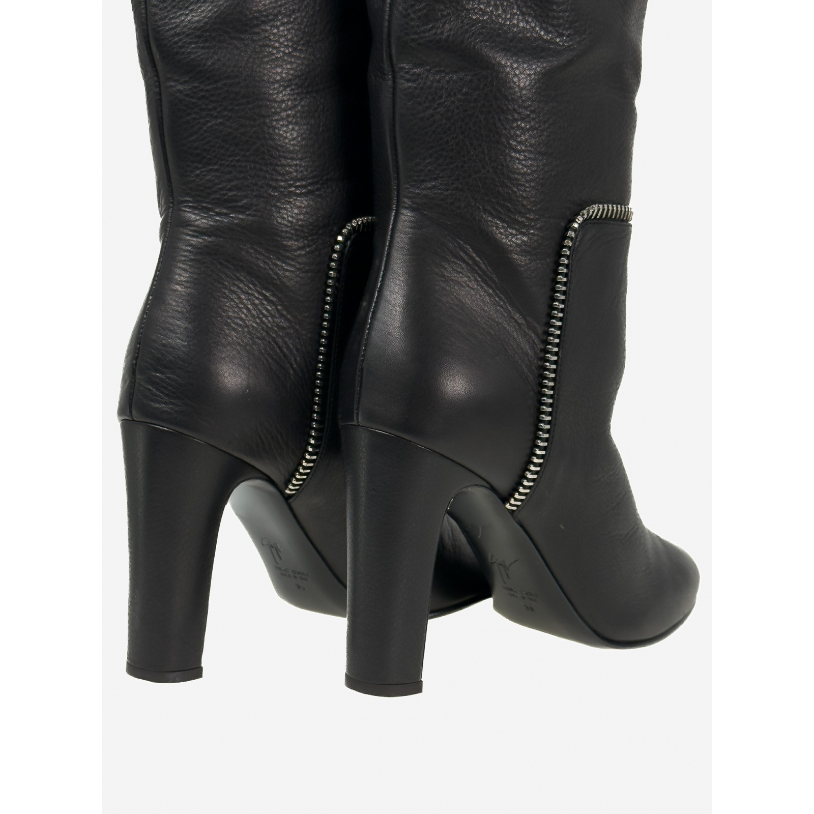 Skórzane kozaki na obcasie