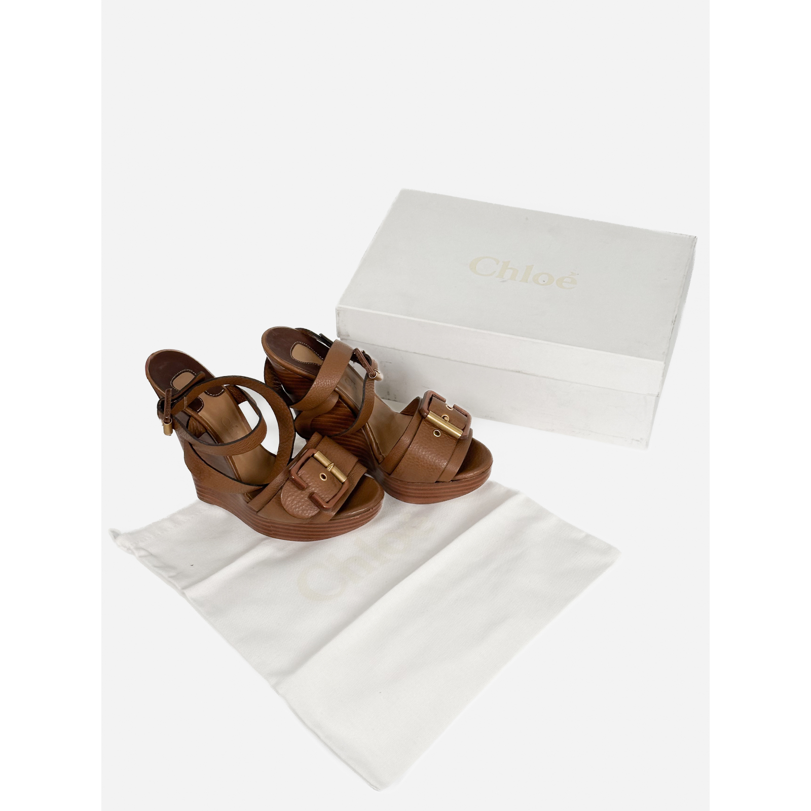 Sandały na koturnie