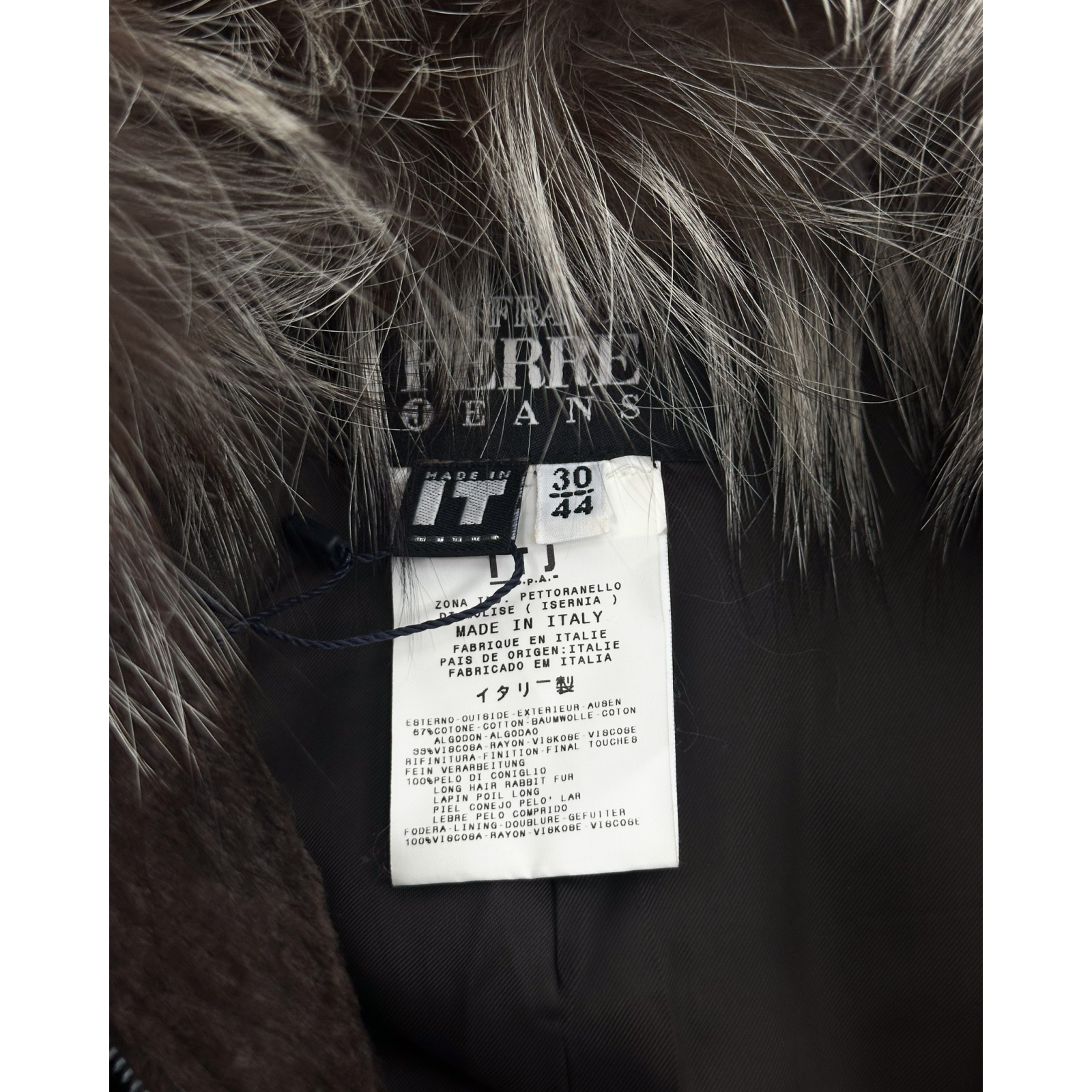 Kurtka wykonana z futra królika