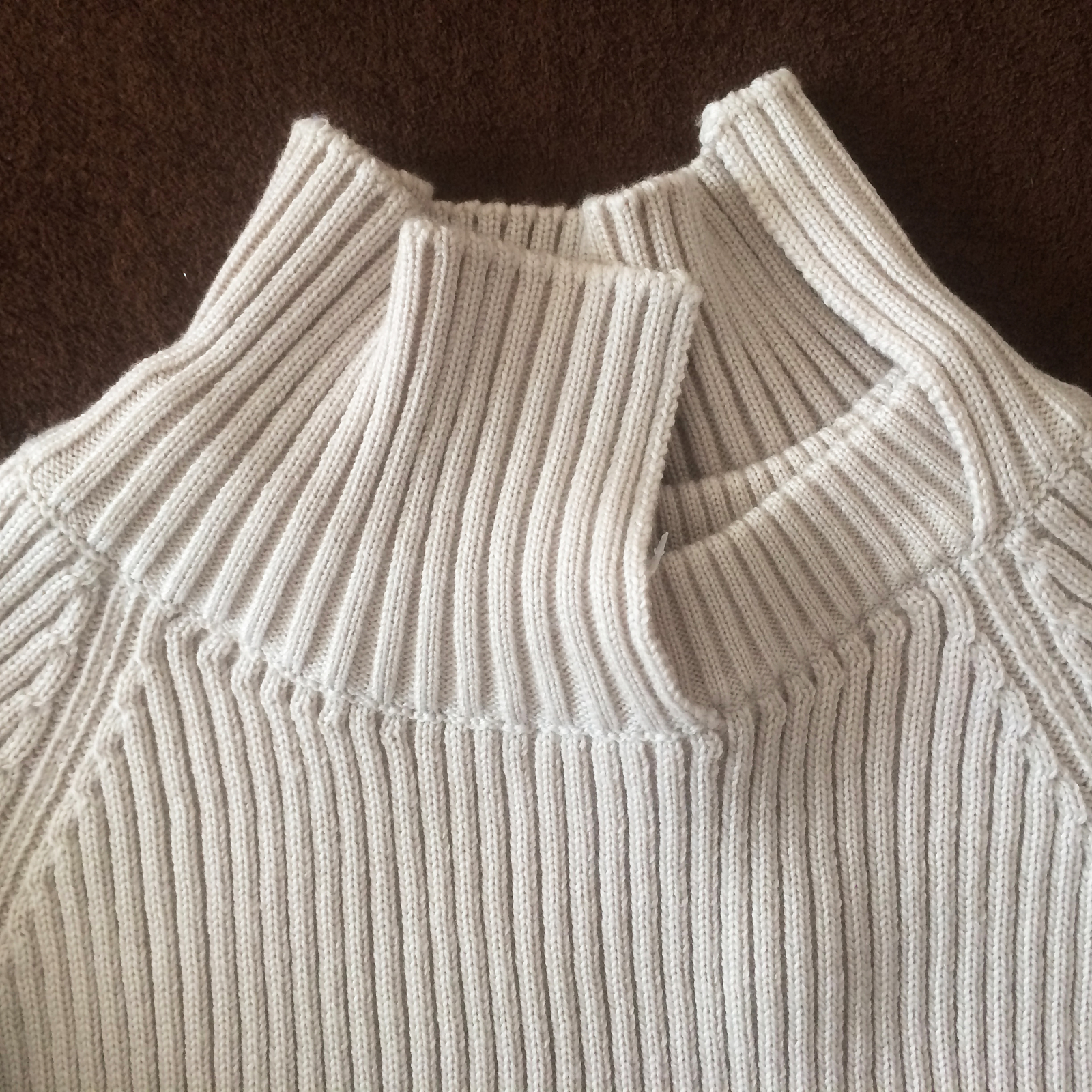 Wełniany  sweter