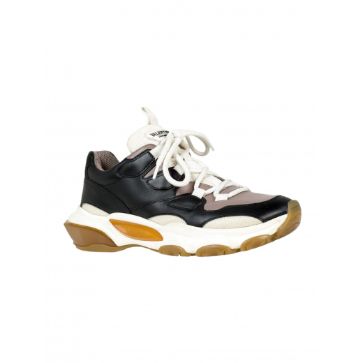 Sneakersy